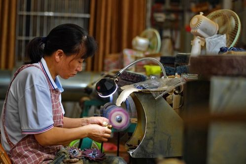 从拼多多助农到乡镇工艺品 供给侧升级驱动产业振兴新篇章